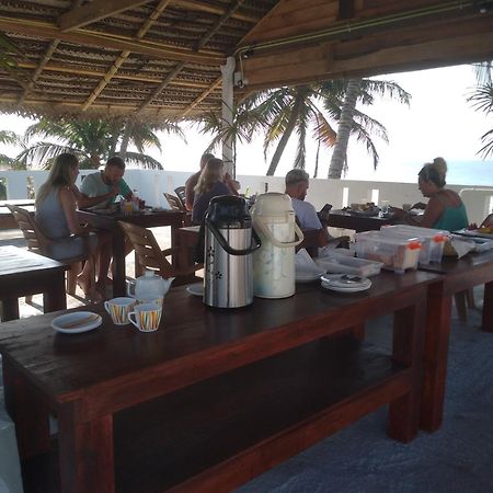 Copacabana Beach Hotel Hikkaduwa Zewnętrze zdjęcie