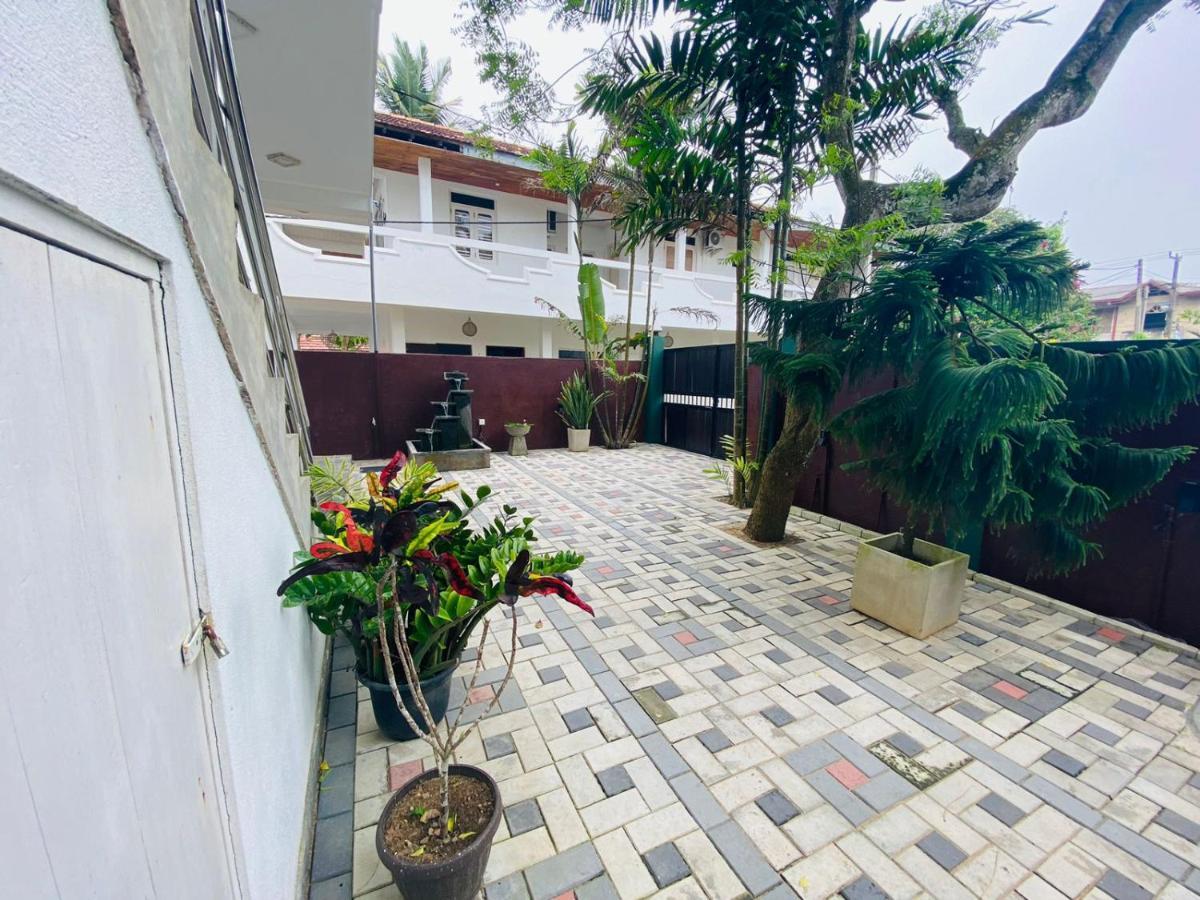 Copacabana Beach Hotel Hikkaduwa Zewnętrze zdjęcie