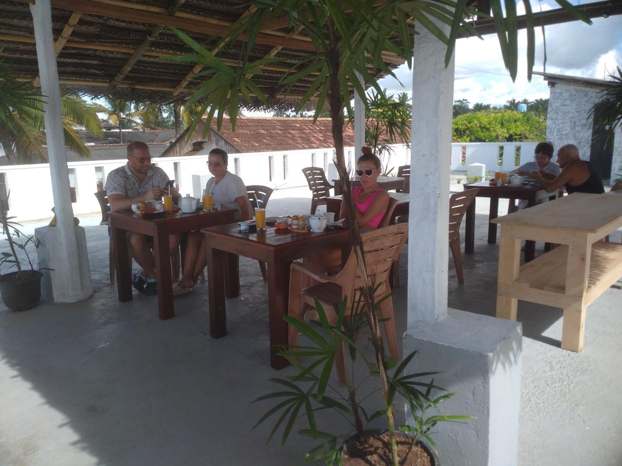 Copacabana Beach Hotel Hikkaduwa Zewnętrze zdjęcie
