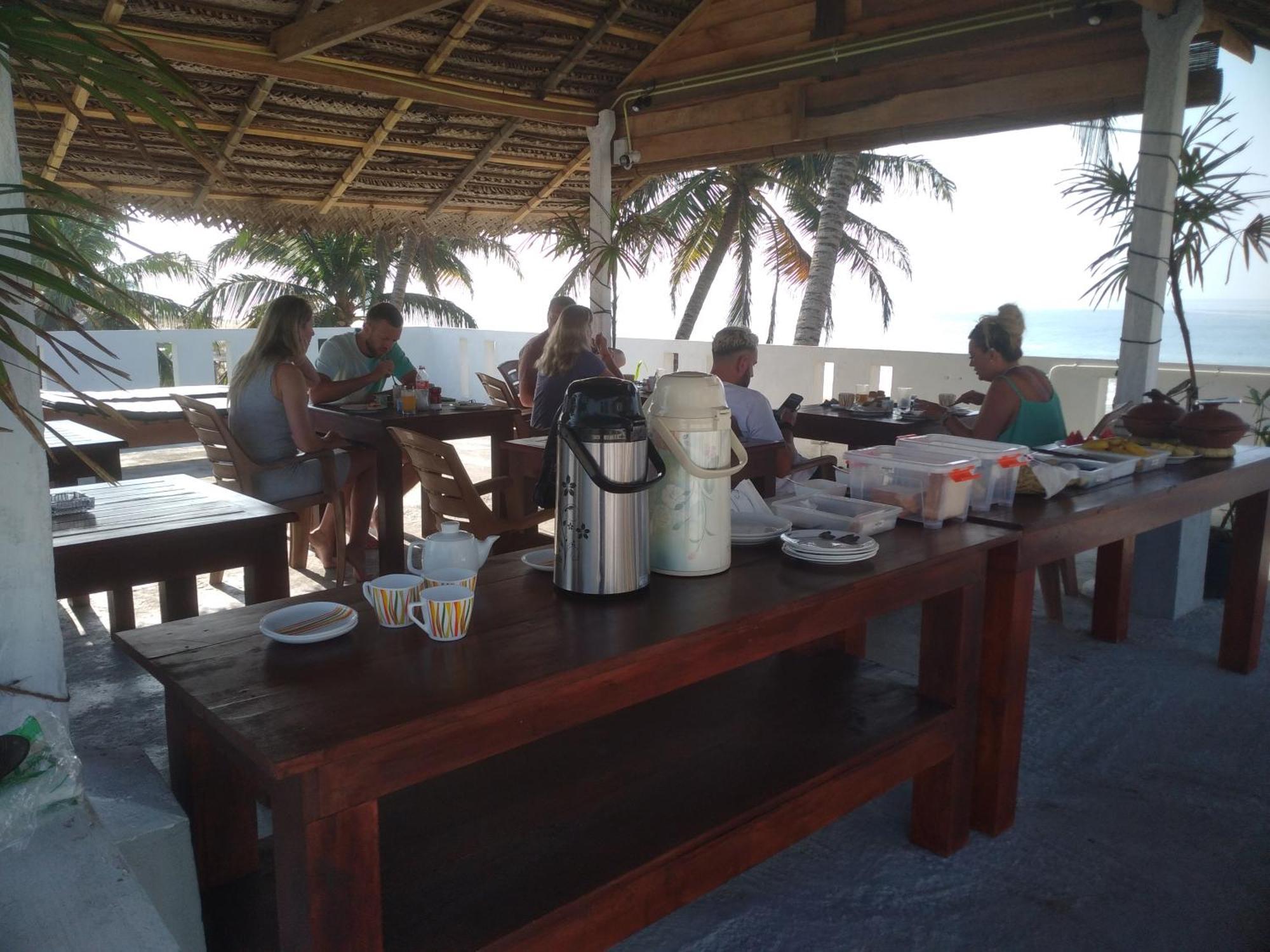 Copacabana Beach Hotel Hikkaduwa Zewnętrze zdjęcie