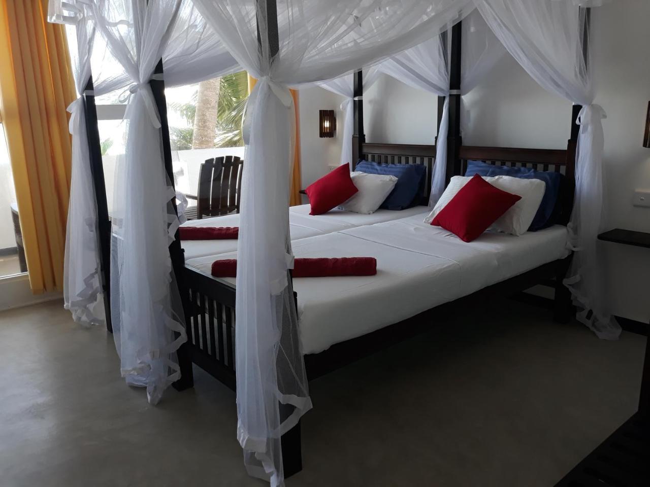 Copacabana Beach Hotel Hikkaduwa Zewnętrze zdjęcie
