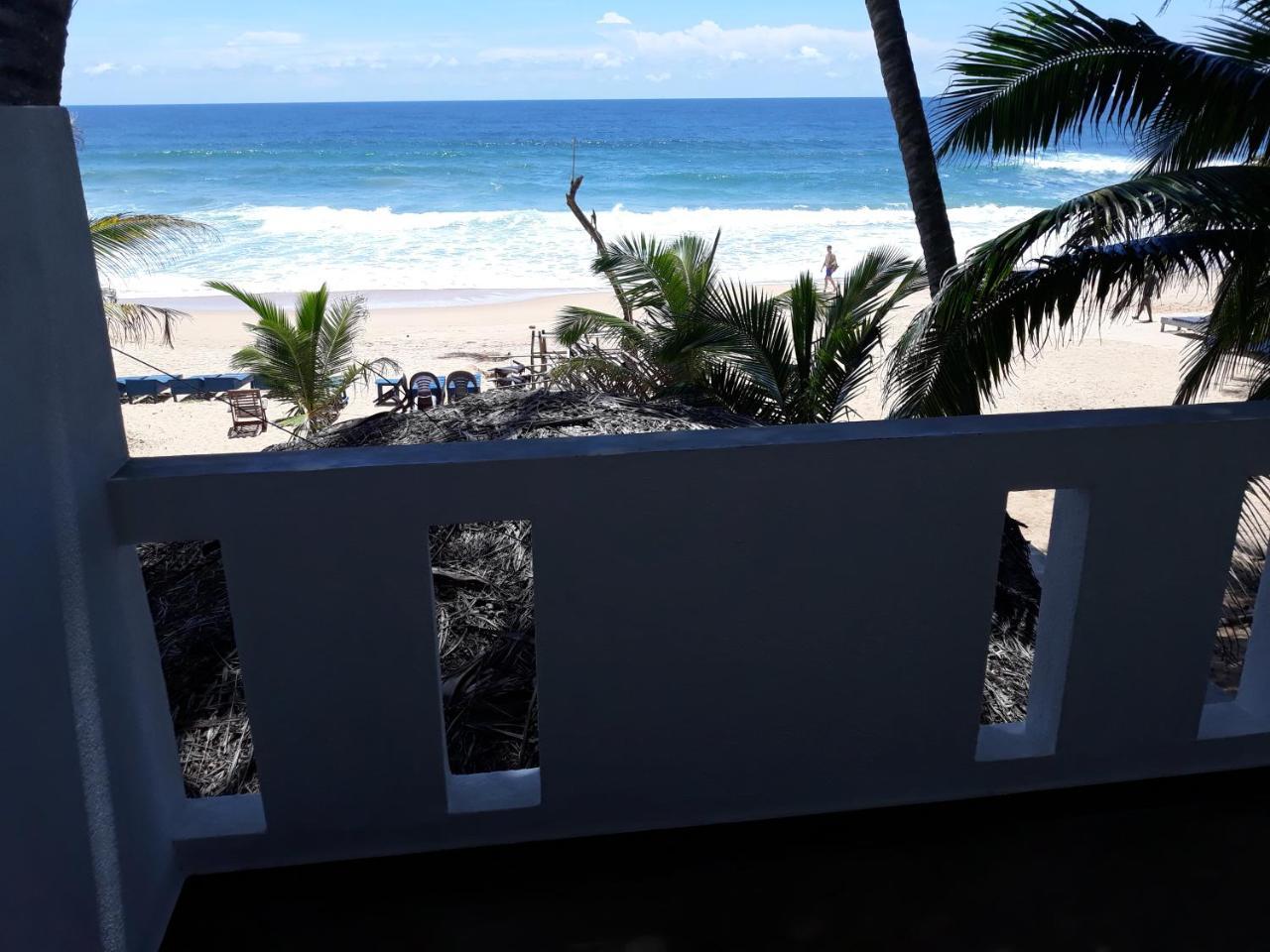 Copacabana Beach Hotel Hikkaduwa Zewnętrze zdjęcie